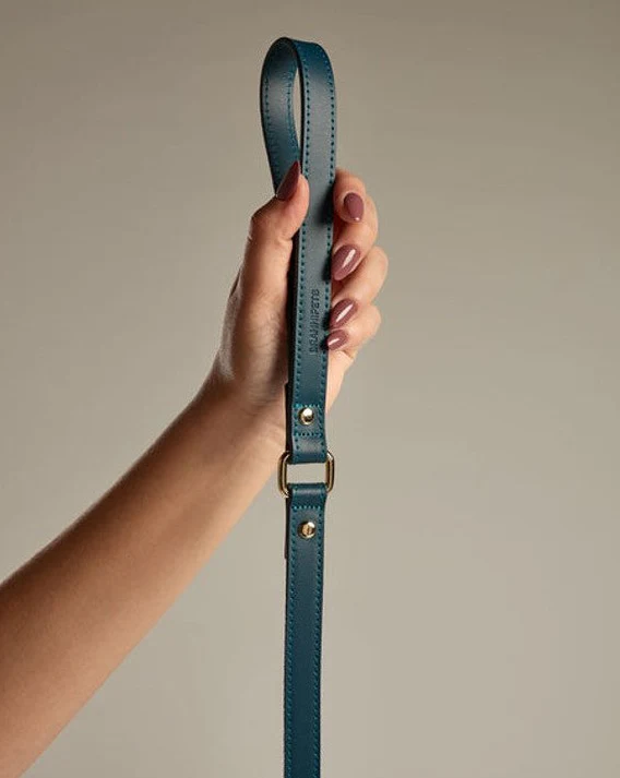 Nara Blue Leather Dog Leash - Image 2